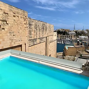 6 Vittoriosa